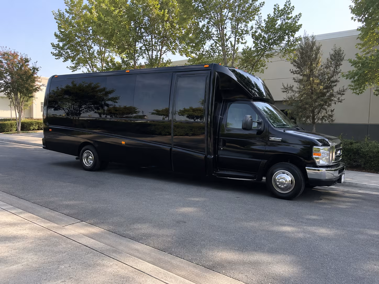 Celina Winery Tour & Pub Crawl Transportation